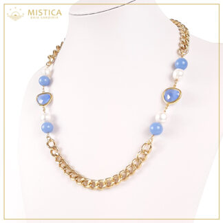 Girocollo con catene in zama decorato con perle di fiume e cristalli idrotermali jeans. Lunghezza massima 51cm.