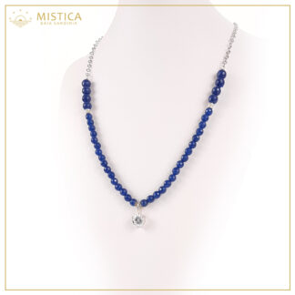 Collana in argento 925%, sfere sfaccettate d' agata blu e ciondolo in zircone; Lunghezza massima 60cm regolabile.